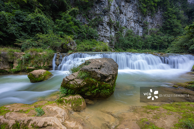 贵州丛林瀑布图片素材