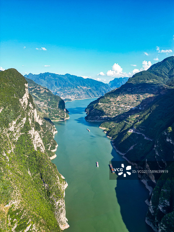 长江三峡西陵峡风光 牛肝马肺峡 鹰嘴岩 秭归长江大桥图片素材