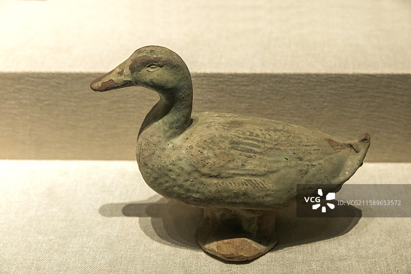 陕西历史博物馆绿釉陶鸭汉代兴平市茂陵遗址出土图片素材