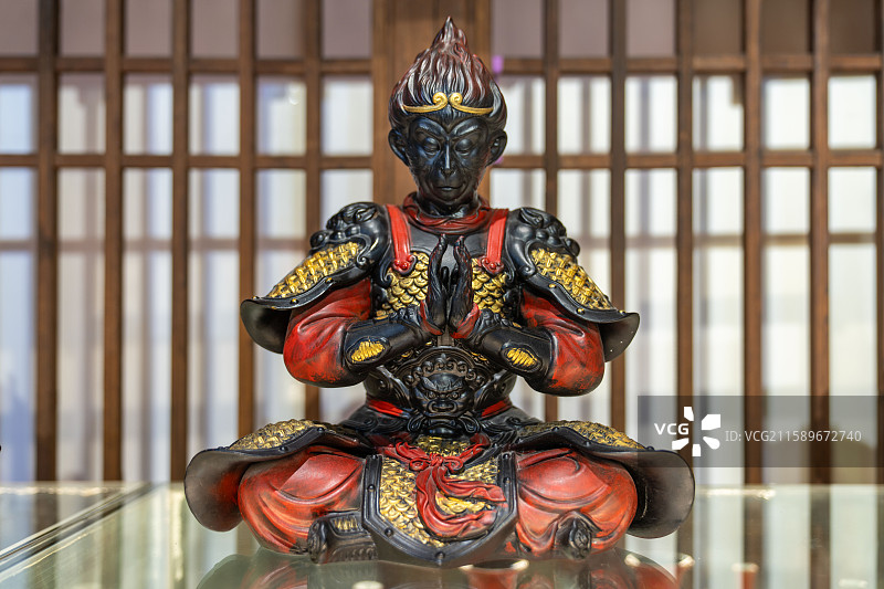 湖北恩施非物质文化遗产坝漆技艺绘制的孙悟空图片素材