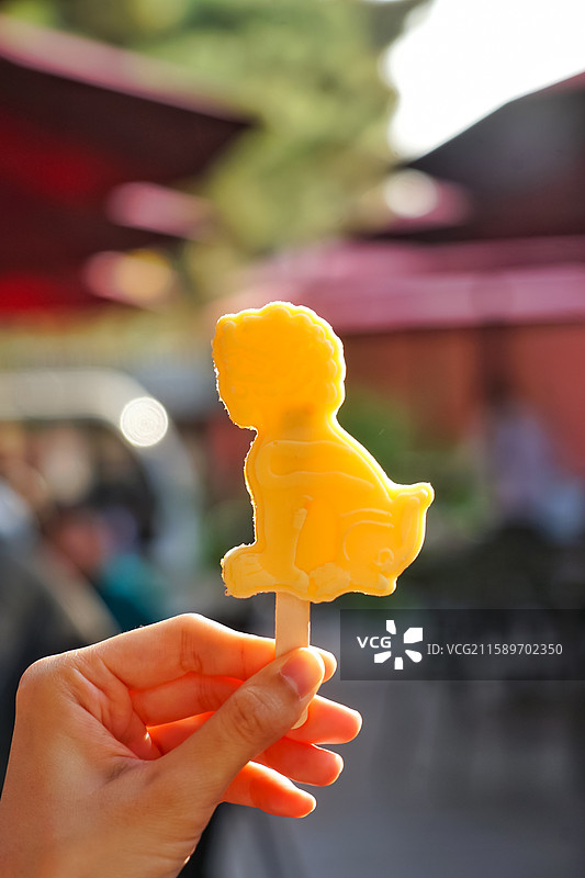 北京故宫脊兽形状文创雪糕特写图片素材