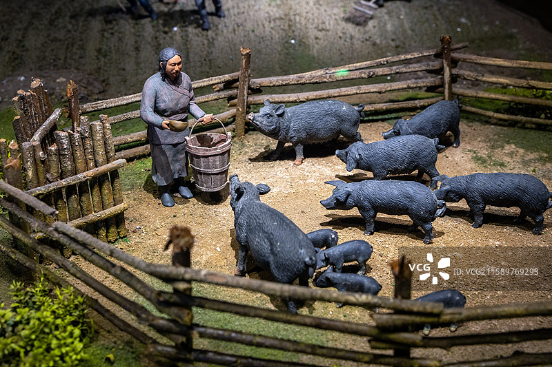呼伦贝尔历史博物馆南室韦部落生活场景复原图片素材