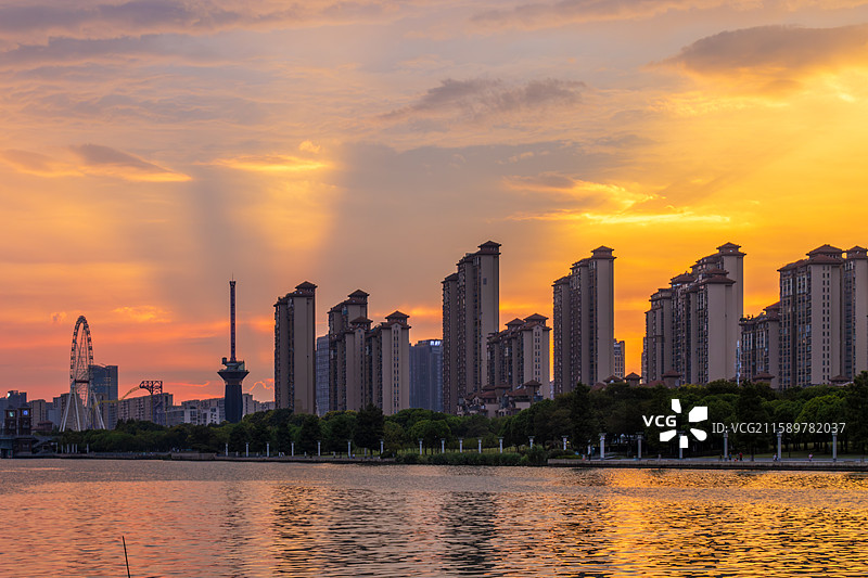 落日晚霞，通吕运河城市风光，摄于静海大桥图片素材