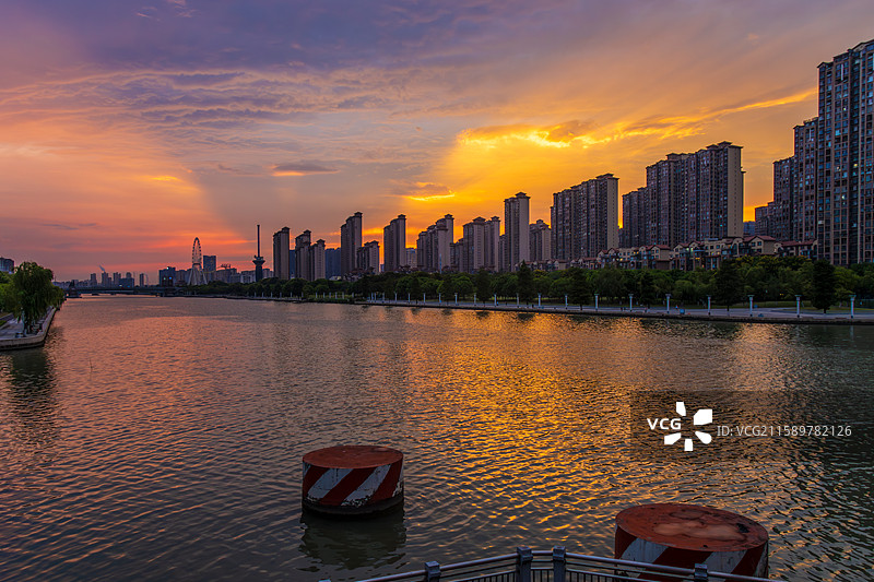落日晚霞，通吕运河城市风光，摄于静海大桥图片素材