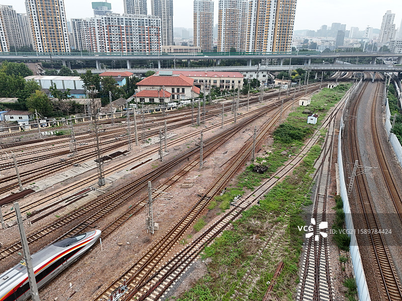 青岛火车高铁轨道铁路图片素材