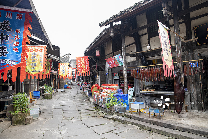 重庆涞滩古镇石板路老街道图片素材