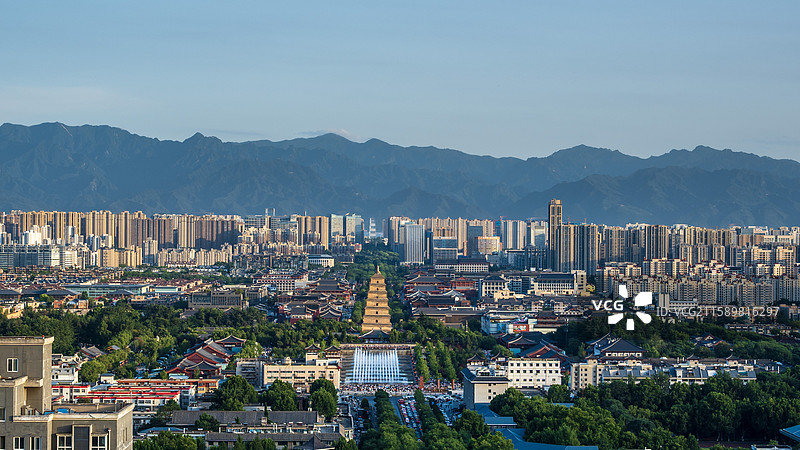 大雁塔揽月阁秦岭同框白天图片素材