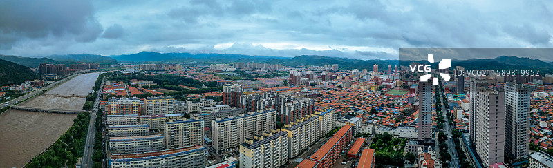 隆化县 下洼子村 苔山公园 航拍 西山村图片素材