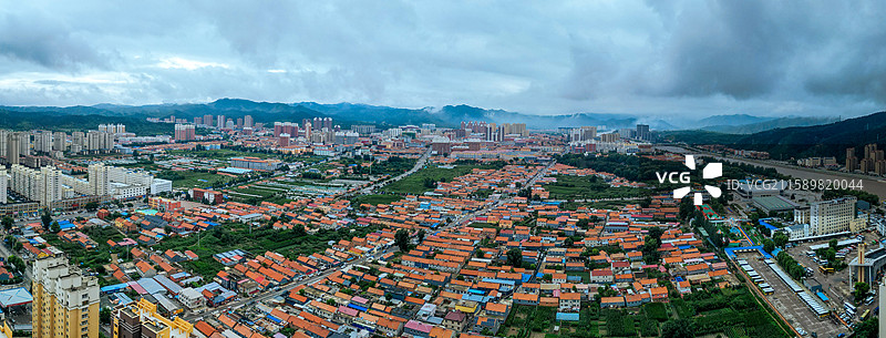 隆化县 下洼子村 苔山公园 航拍 西山村图片素材