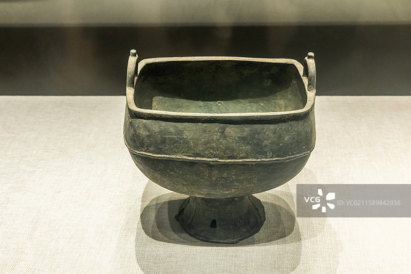 陕西历史博物馆铜方鍑汉代榆林市绥德县出土图片素材