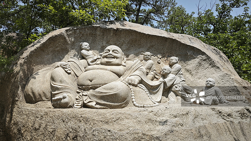 天津蓟县京东第一山盘山松石水挂月峰东五台溪流石刻寺庙佛菩萨十八罗汉盘龙四大金刚弥勒佛石刻三世佛图片素材