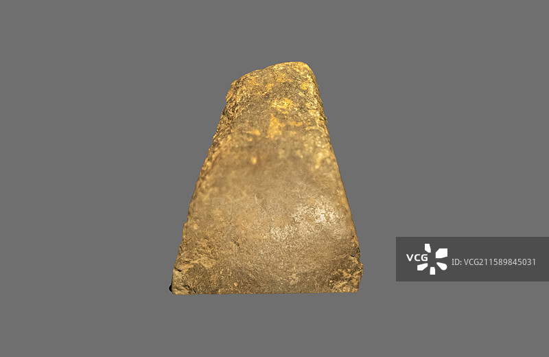 湖北省武汉博物馆“武汉古代历史陈列”：石斧【西周（公元前1046—前771年），新洲区香炉山出土】图片素材