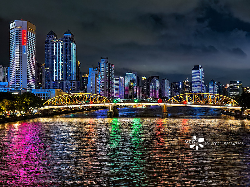 台风（塔巴）前的珠江夜景图片素材