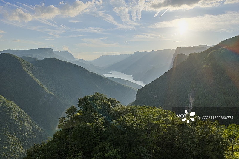 湖北建始小西湖村清江蝴蝶崖自然风光图片素材