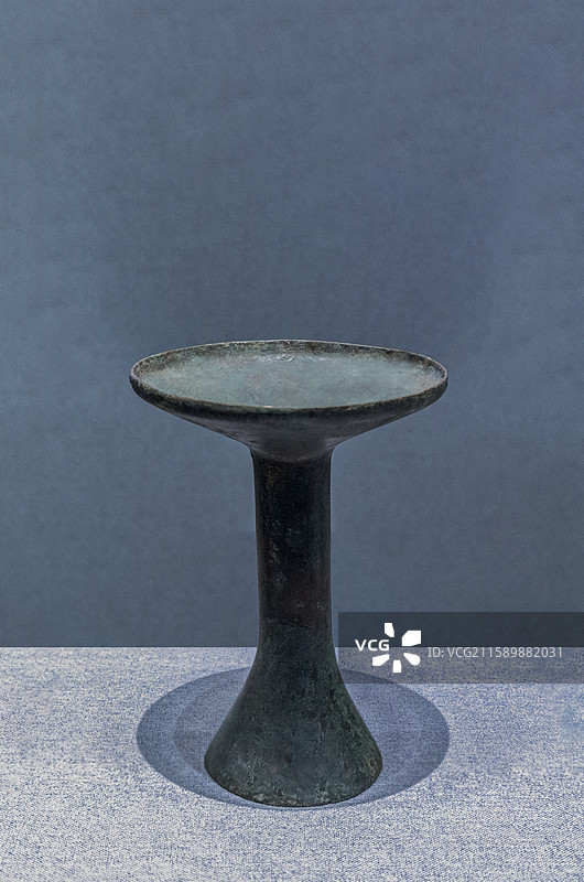 内蒙古博物院：青铜豆（战国，内蒙古博物院藏；三级文物）图片素材