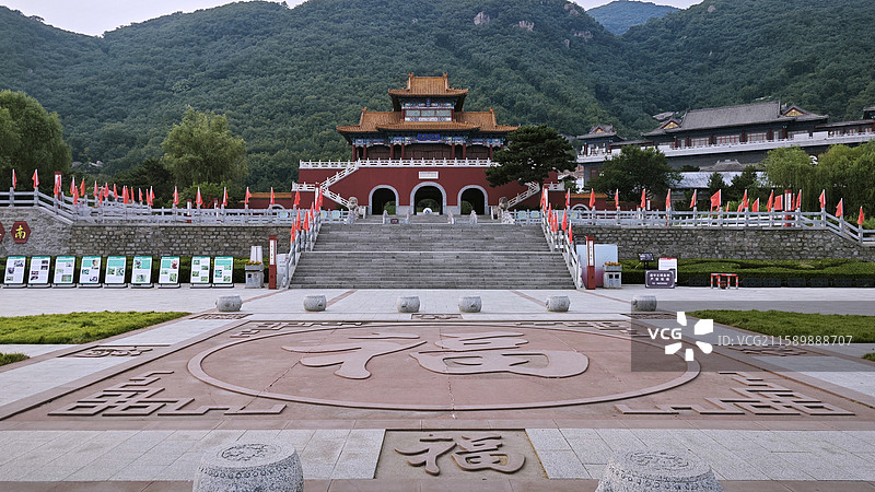 天津蓟县京东第一山盘山松石水挂月峰东五台溪流石刻寺庙云罩寺佛菩萨十八罗汉四大金刚弥勒佛三世佛亭缆车图片素材