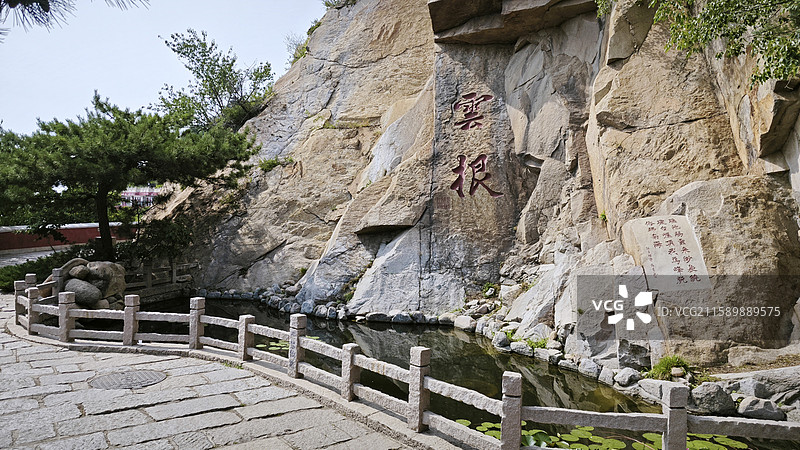 天津蓟县京东第一山盘山松石水挂月峰东五台溪流石刻寺庙云罩寺佛菩萨十八罗汉四大金刚弥勒佛三世佛亭缆车图片素材