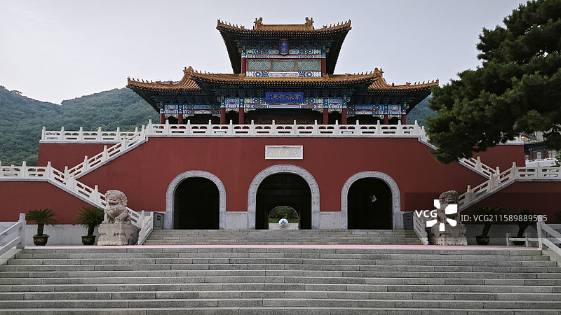 天津蓟县京东第一山盘山松石水挂月峰东五台溪流石刻寺庙云罩寺佛菩萨十八罗汉四大金刚弥勒佛三世佛亭缆车图片素材