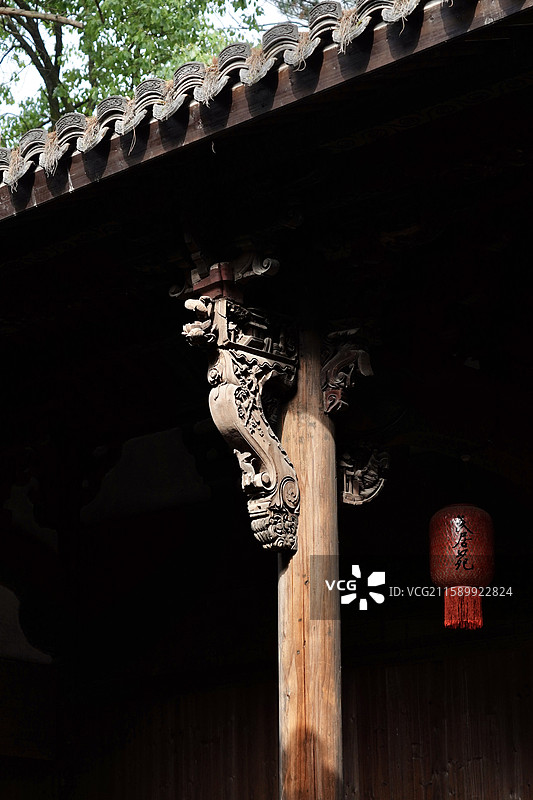 浙江省衢州市龙游民居苑古建筑牛腿图片素材