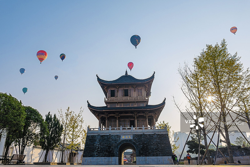 浙江省武义县古城文昌阁热气球图片素材