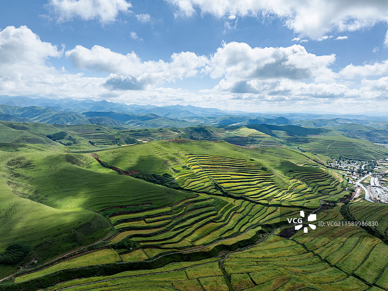 甘肃甘南卓尼县观景台梯田风光航拍图片素材