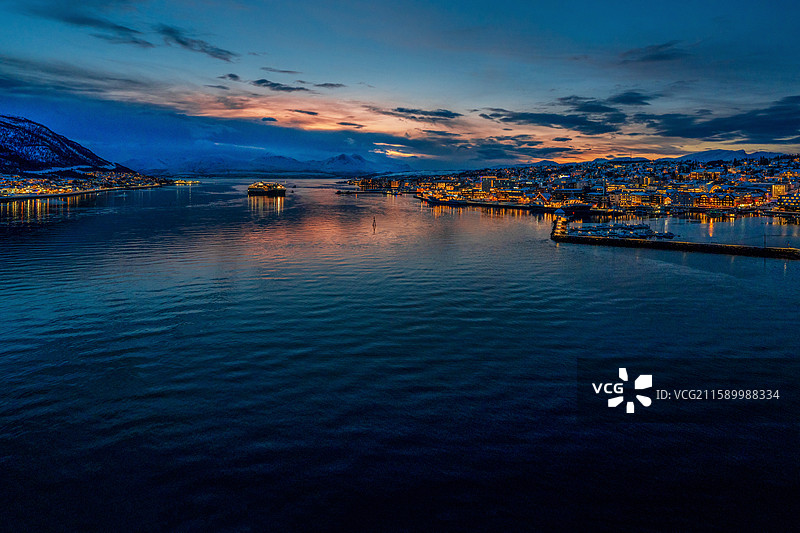 挪威卑尔根冬季极夜风光图片素材