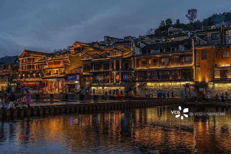 湖南湘西凤凰古城夜景图片素材