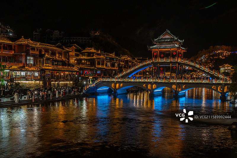 湖南湘西凤凰古城夜景图片素材