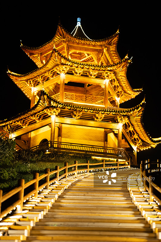 安徽合肥庐江县半山亭夜景图片素材