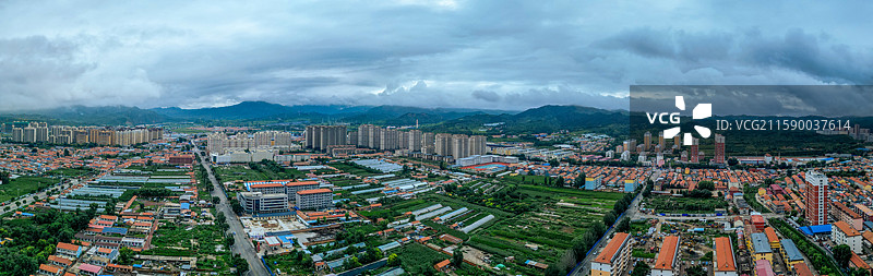 隆化县 下洼子村 苔山公园 航拍 西山村图片素材