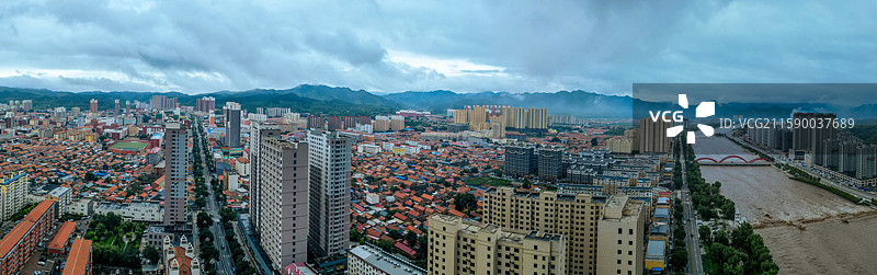 隆化县 下洼子村 苔山公园 航拍 西山村图片素材