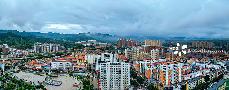 隆化县 下洼子村 苔山公园 航拍 西山村图片素材