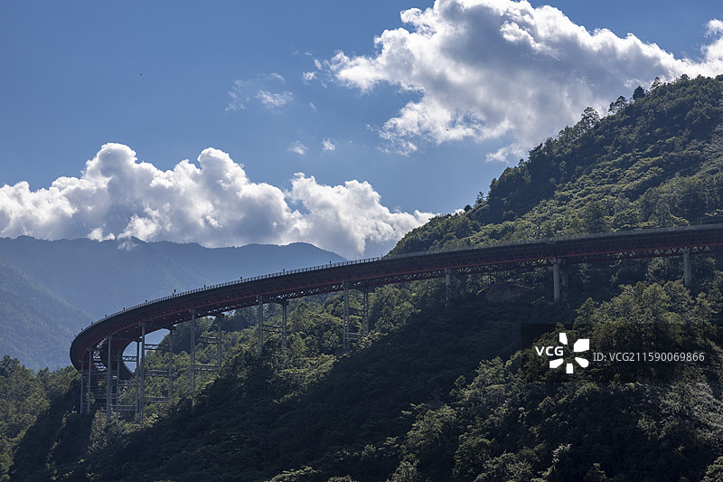 京昆高速拖乌山隧道及双螺旋曲线隧道图片素材