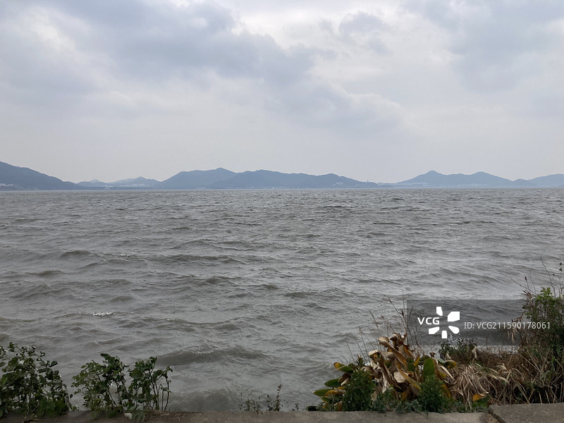 宁波 钱湖风景区 高山 湖泊 风景图片素材