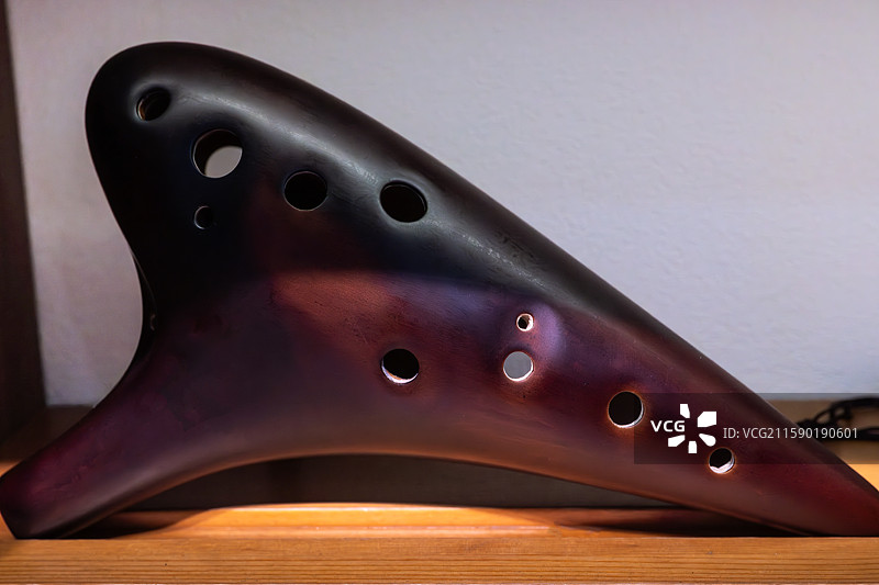 中国历史文化名街扬州东关街商家展示的陶笛图片素材