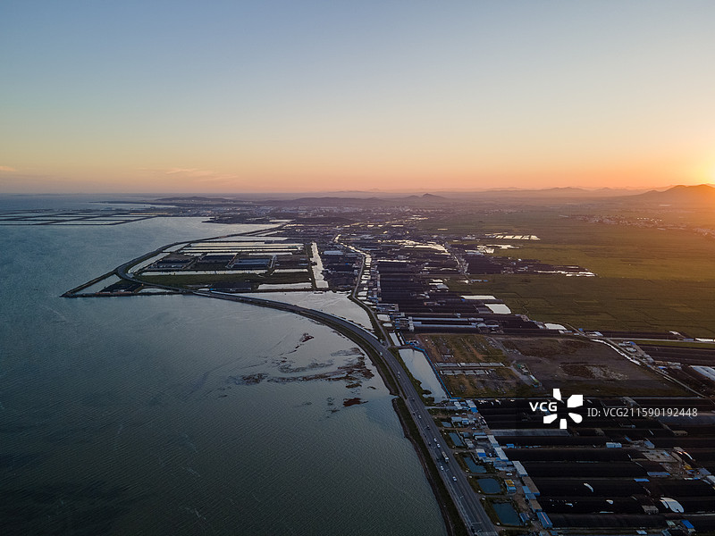 黄昏下的兴城海滨景色图片素材