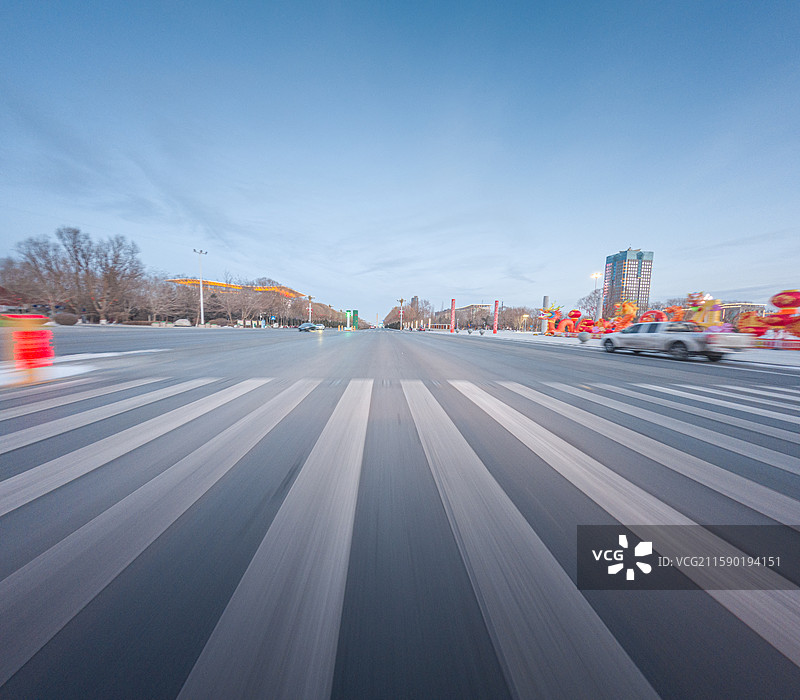 暗调 夜间的车流 公路 路面图片素材