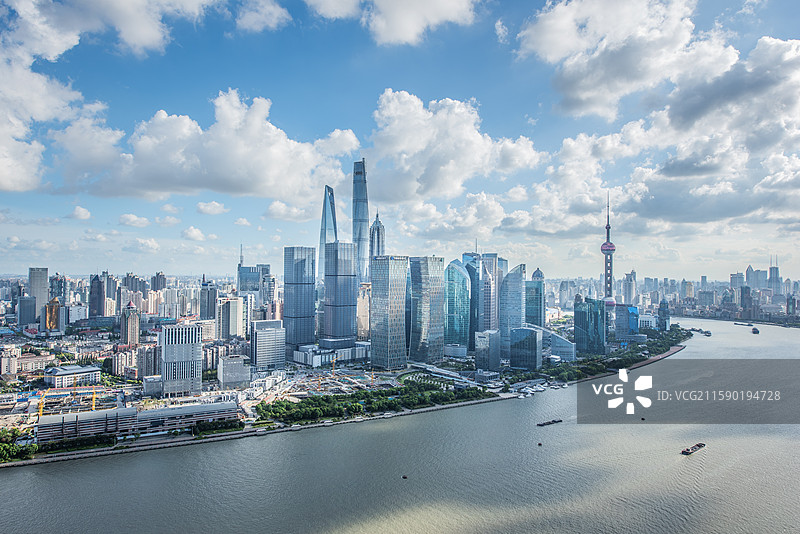 虹口杨浦滨江黄浦江陆家嘴北外滩东方明珠金茂环球金融上海中心大厦蓝天白云水晶天白天白昼图片素材