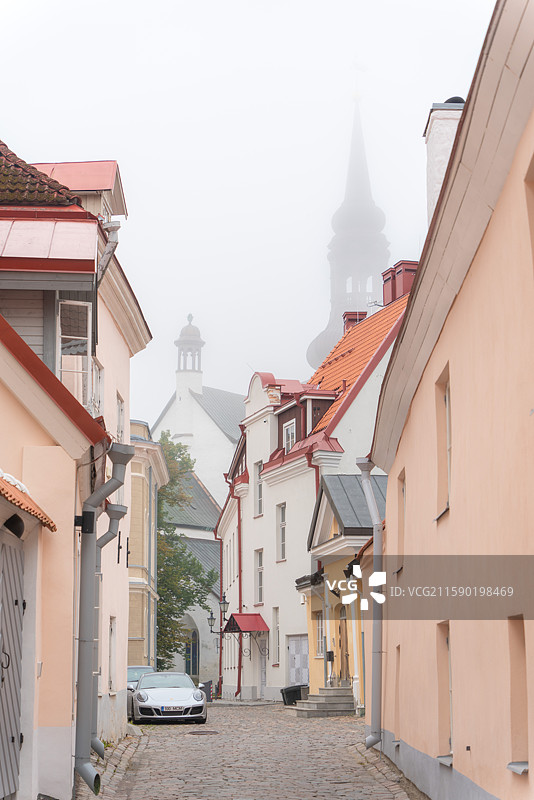 爱沙尼亚塔林老城 中世纪 大雾 阴天 古城 欧洲图片素材