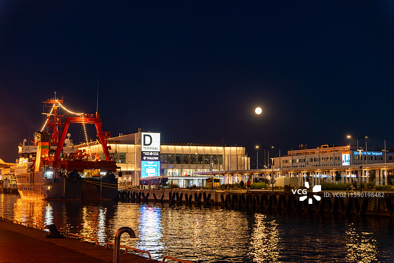 欧洲城市夜景爱沙尼亚塔林 夜景 街景 蓝调 灯光图片素材