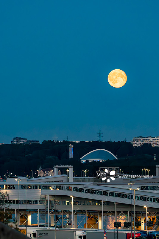欧洲城市夜景爱沙尼亚塔林 夜景 街景 蓝调 灯光图片素材