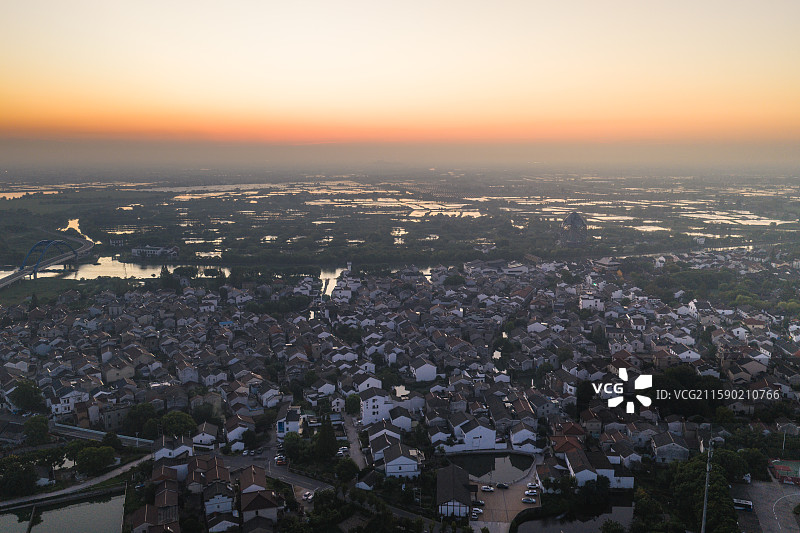 湖州荻港古镇日出航拍 桑基鱼塘江南图片素材