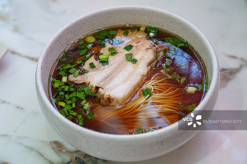 苏式焖肉面 苏州美食 江南美食 苏式红汤焖肉面图片素材