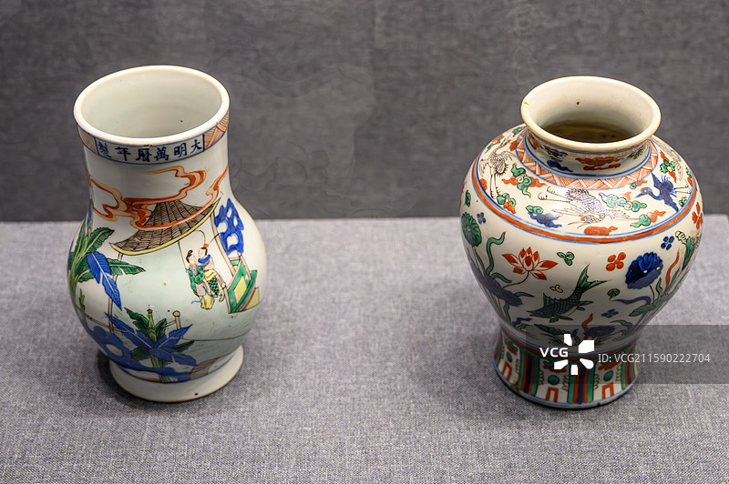 唐山市丰润博物馆 清朝仿万历款五彩瓶图片素材