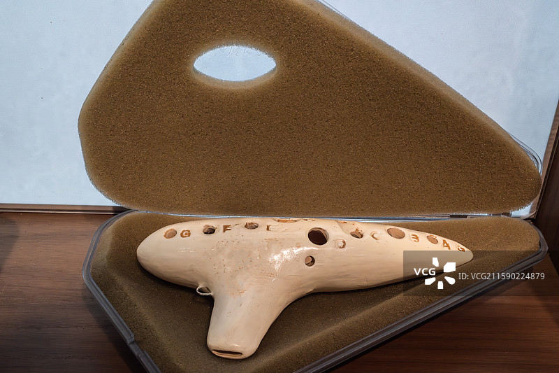 中国历史文化名街扬州东关街商家展示的陶笛图片素材