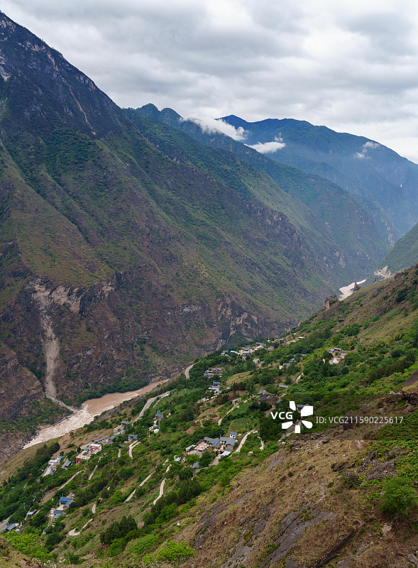 虎跳峡徒步图片素材