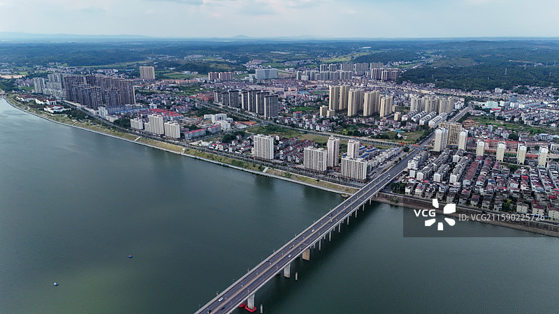 航拍视角下的万安县城图片素材