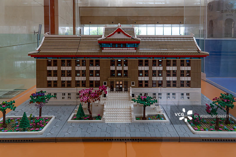 拼插玩具搭建的天津城市标志建筑图片素材