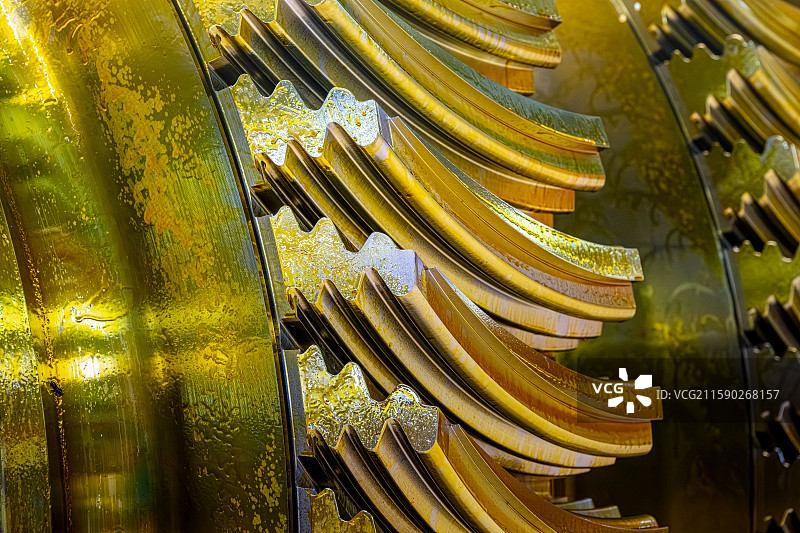 国产燃气轮机 汽轮机沟槽 发电站热电转换电气装备 流体力学工业皇冠 上海临港新质生产力保障能源安全图片素材