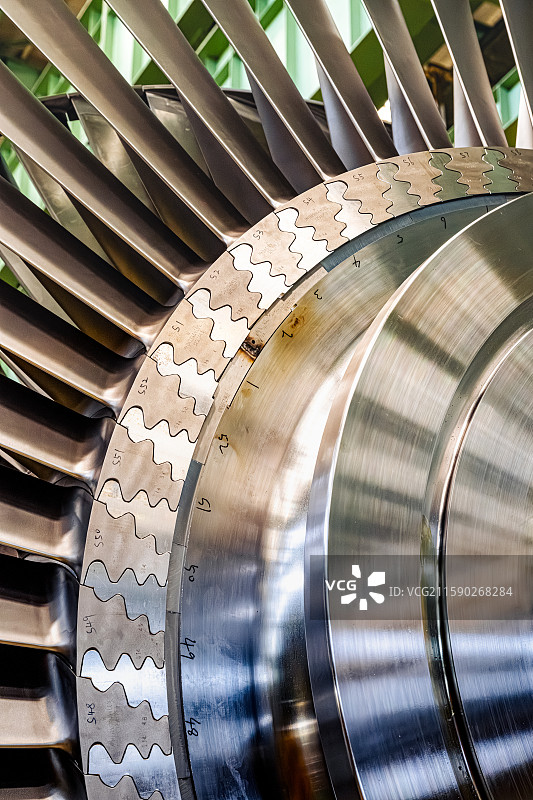 国产燃气轮机 汽轮机叶片 发电站热电转换电气装备 流体力学工业皇冠 上海临港新质生产力保障能源安全图片素材